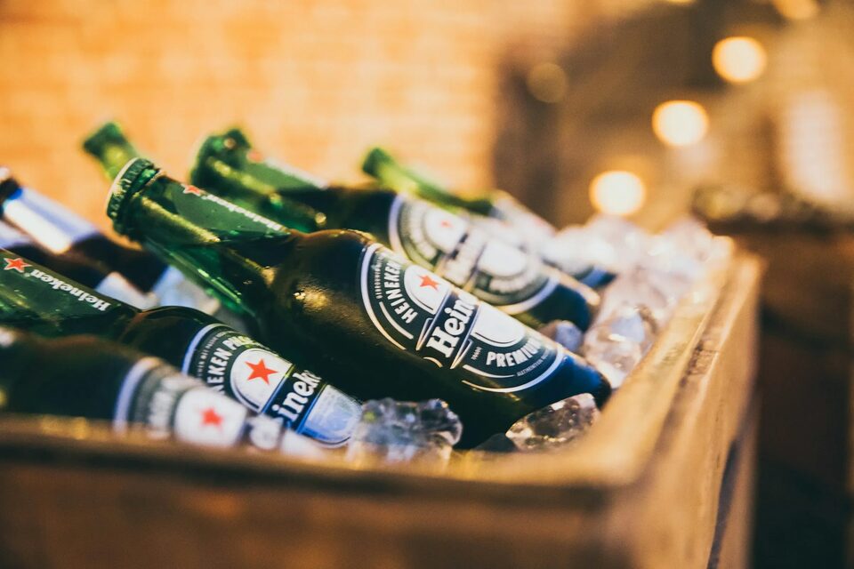 Exame — Heineken, Samsung e Nike: as marcas que dominam as respostas de IA sobre a Copa